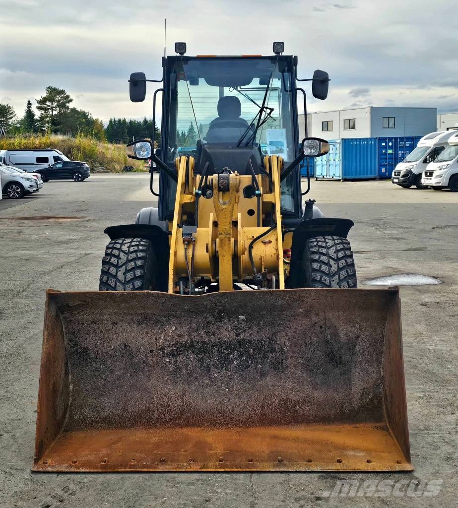 CAT 908 H 2 Iekrāvēji uz riteņiem