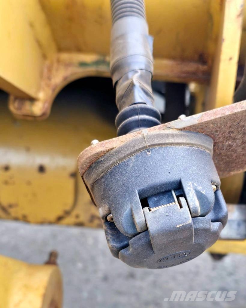 CAT 908 H 2 Iekrāvēji uz riteņiem
