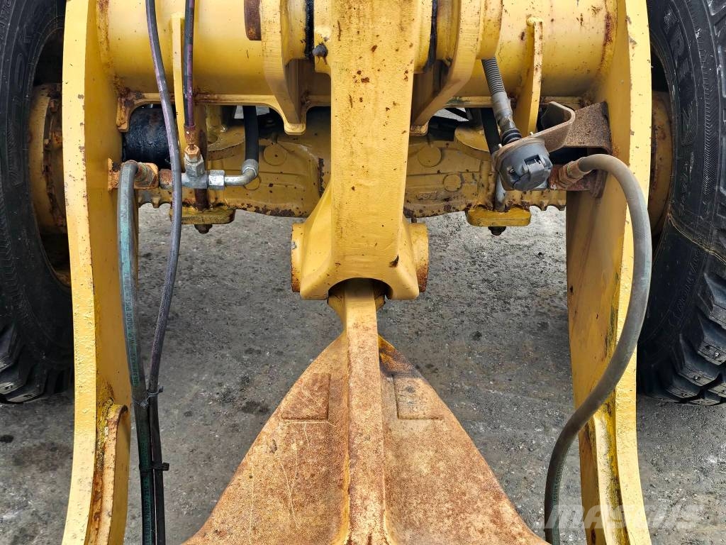 CAT 908 H 2 Iekrāvēji uz riteņiem