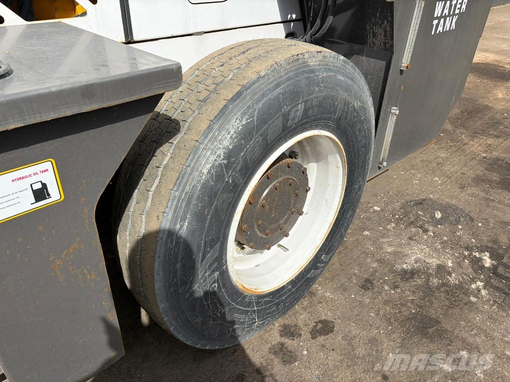 Minrui 4M3 Self Loading Concrete Mixer 4x4 Beton-Mischfahrzeuge