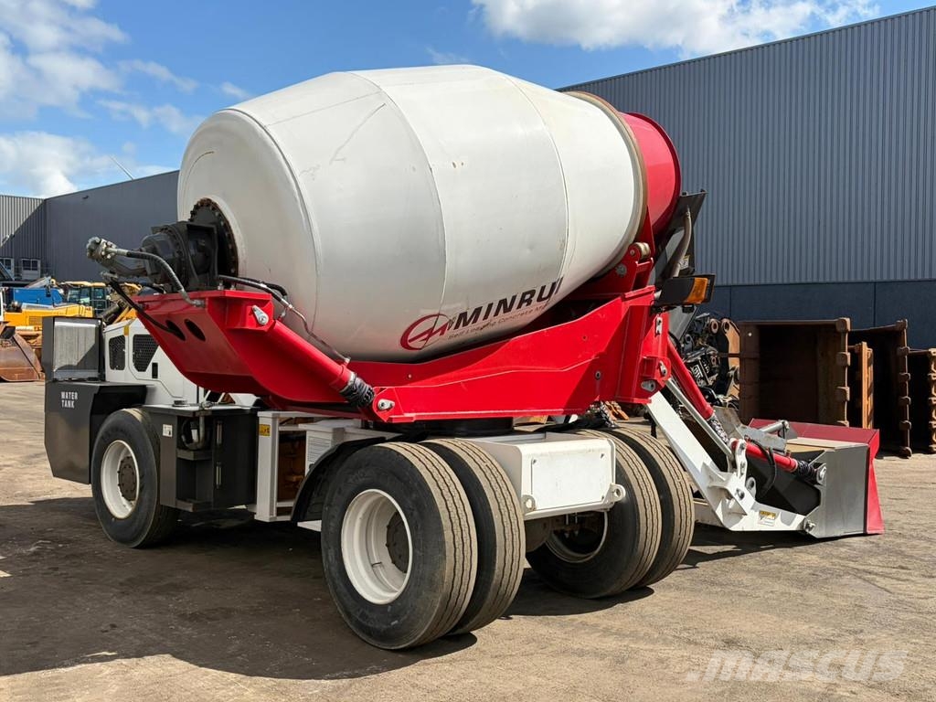  Minrui 4M3 Self Loading Concrete Mixer 4x4 混凝土搅拌车