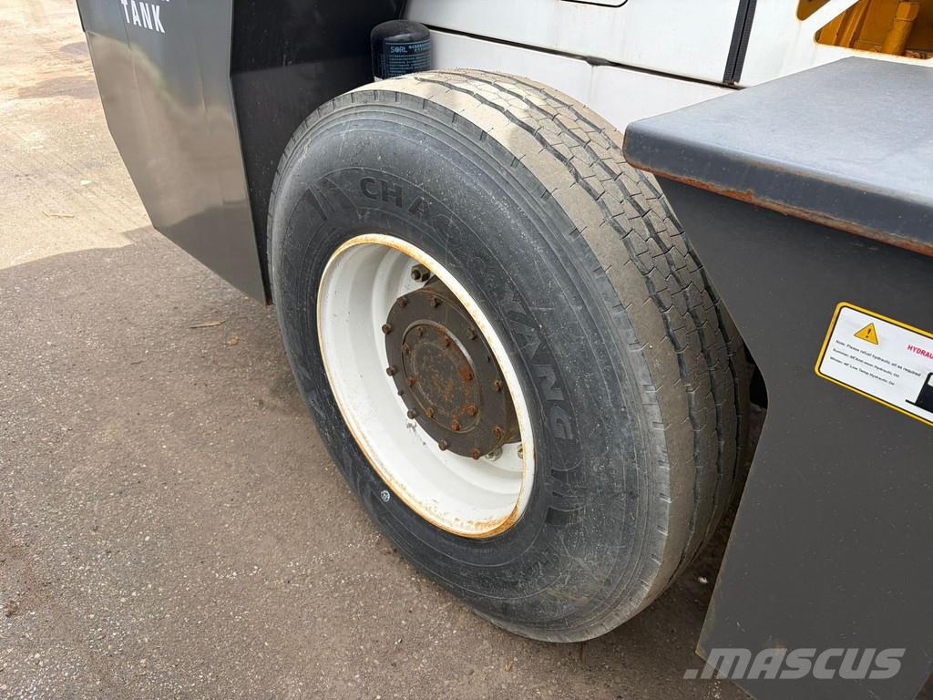 Minrui 4M3 Self Loading Concrete Mixer 4x4 Domíchávače betonu