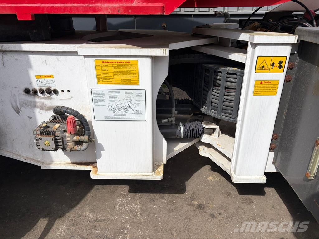 Minrui 4M3 Self Loading Concrete Mixer 4x4 Domíchávače betonu