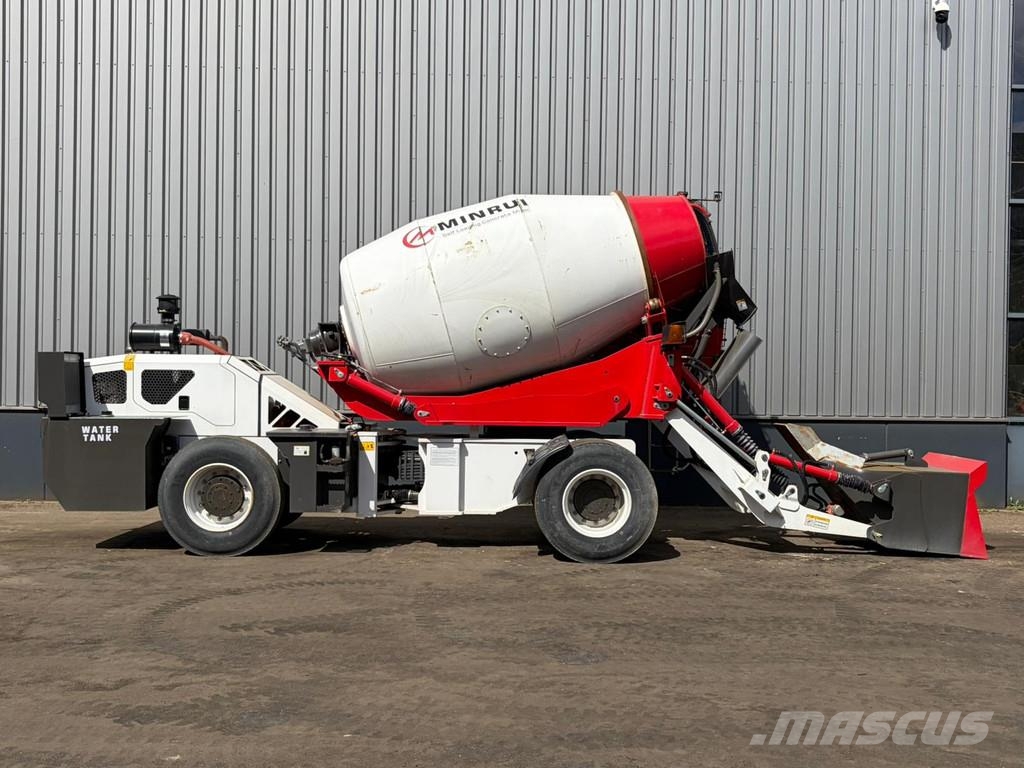  Minrui 4M3 Self Loading Concrete Mixer 4x4 混凝土搅拌车