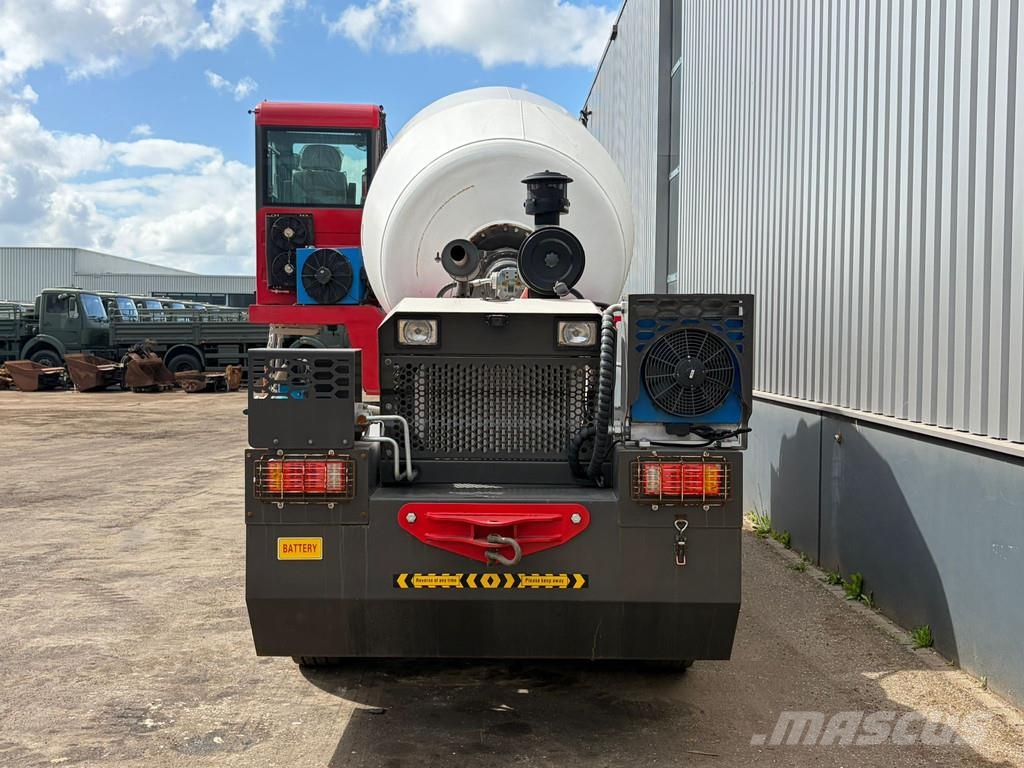  Minrui 4M3 Self Loading Concrete Mixer 4x4 混凝土搅拌车