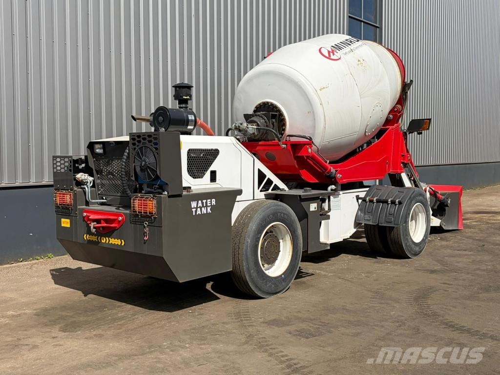 Minrui 4M3 Self Loading Concrete Mixer 4x4 Domíchávače betonu