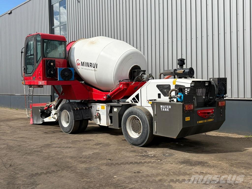  Minrui 4M3 Self Loading Concrete Mixer 4x4 混凝土搅拌车