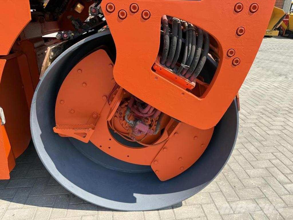 Hamm DV 90 VV مداحل ثنائية الاسطوانة