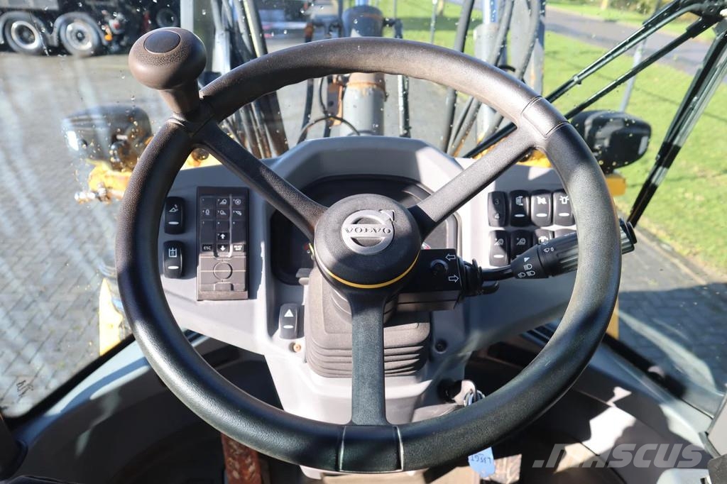Volvo L35G | A/C | 30KM | AUTO LUBE | QUICK COUPLER | ST Gumikerekes homlokrakodók