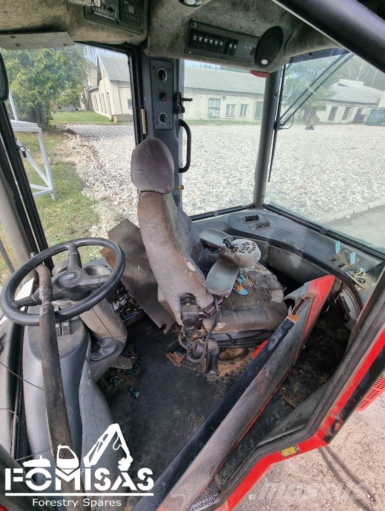 Valmet 890.1 Cab / Cabin Kabíny a interiér