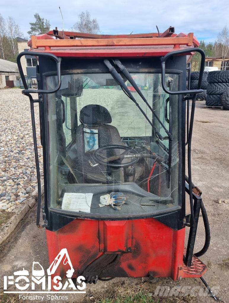 Valmet 890.1 Cab / Cabin Kabíny a interiér