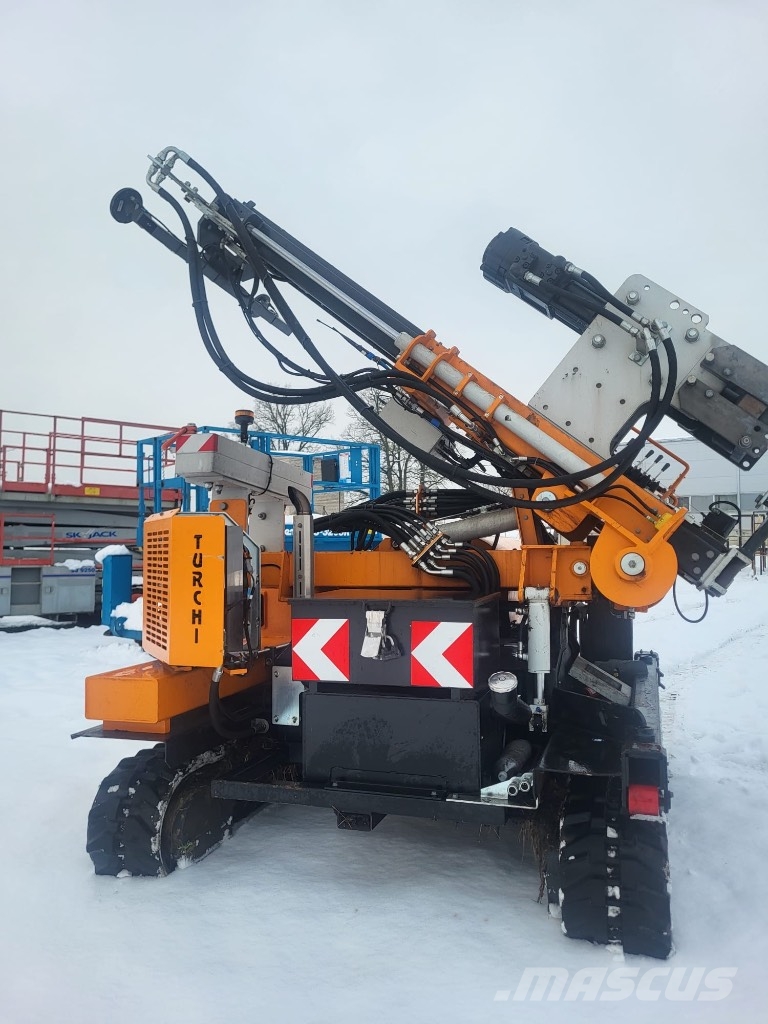 Turchi 300F Paalutuskoneet