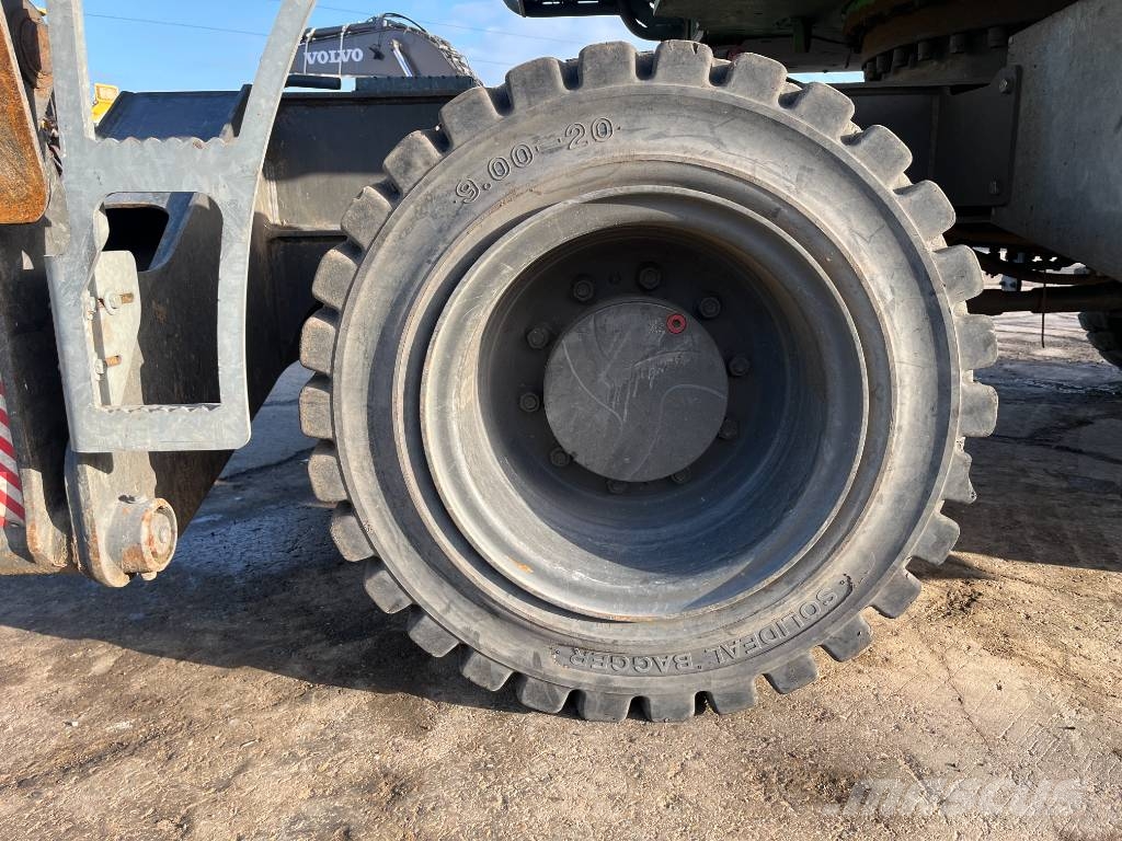Sennebogen 817 E Koparki przeładunkowe