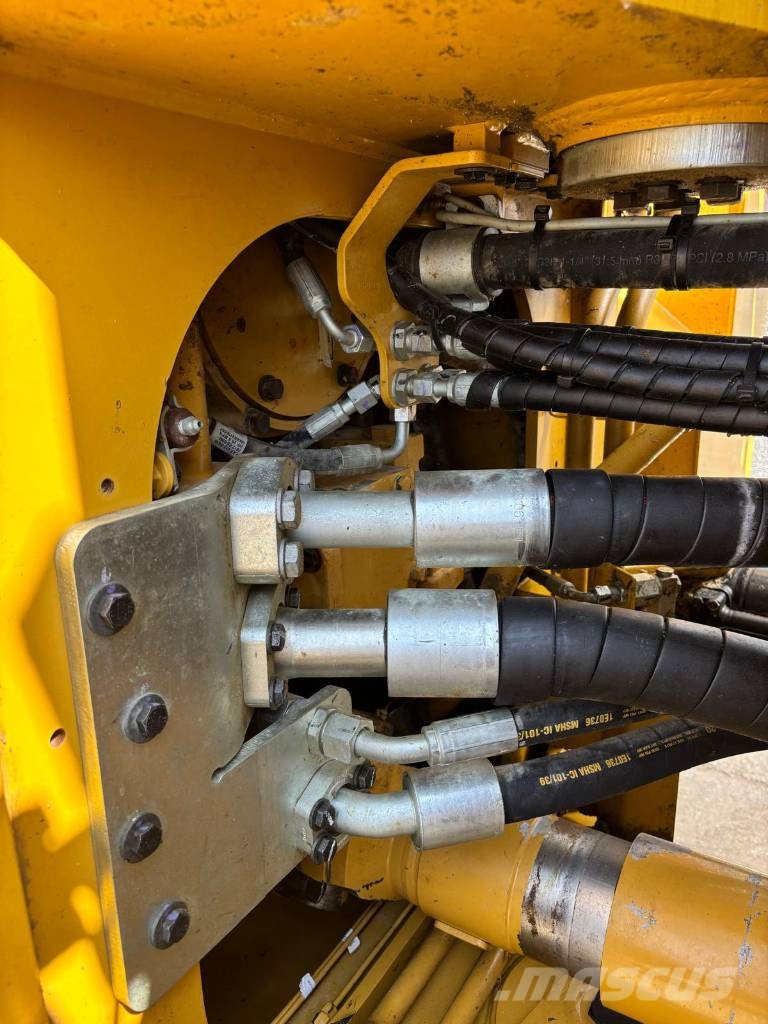 CAT 988 K (CE + EPA / High Lift) Gumikerekes homlokrakodók