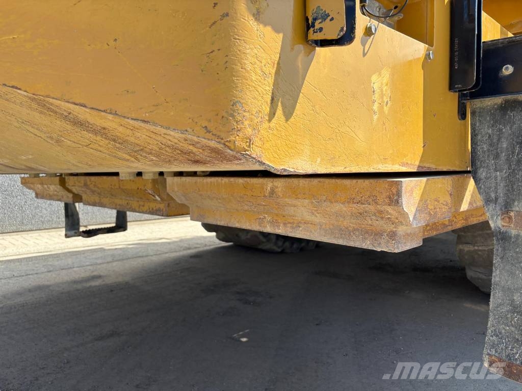 CAT 988 K (CE + EPA / High Lift) Gumikerekes homlokrakodók