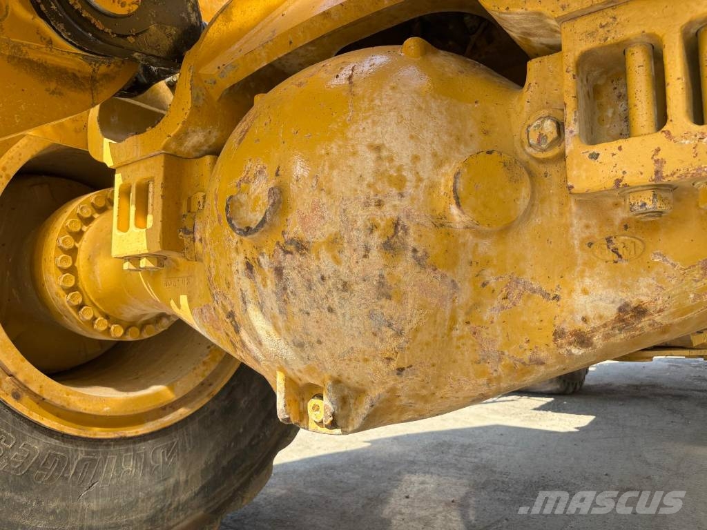 CAT 988 K (CE + EPA / High Lift) Gumikerekes homlokrakodók