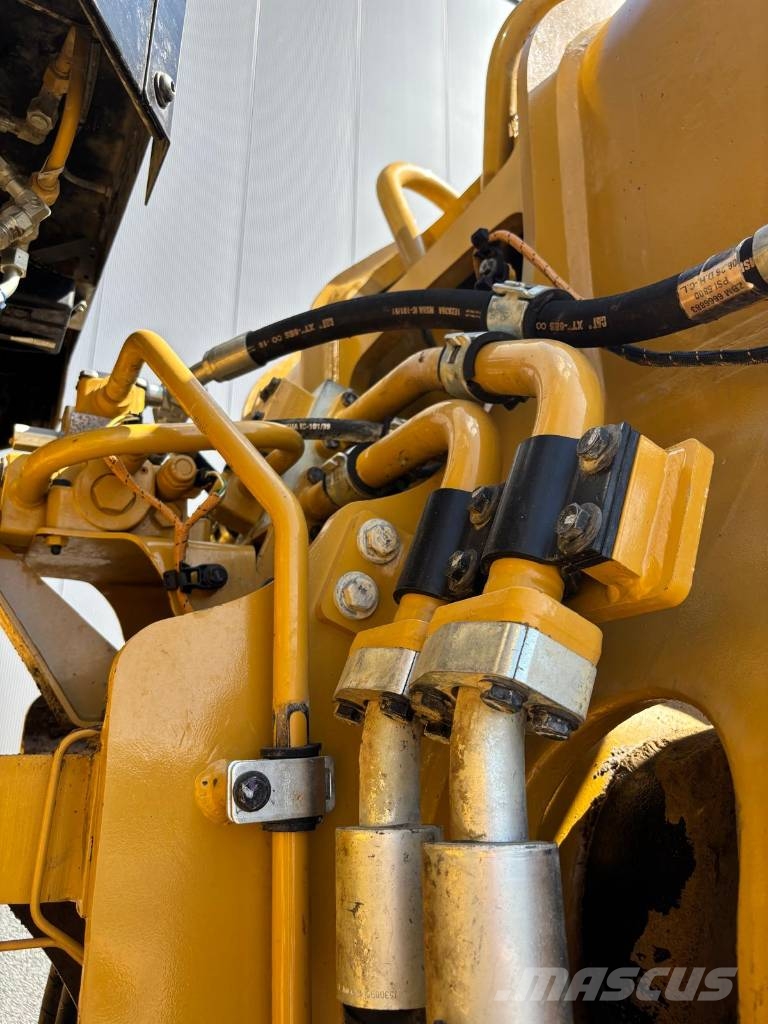 CAT 988 K (CE + EPA / High Lift) Gumikerekes homlokrakodók