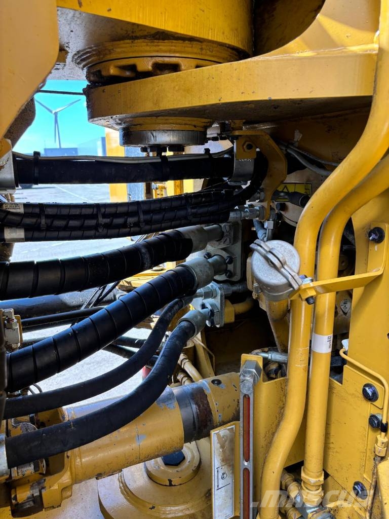CAT 988 K (CE + EPA / High Lift) Gumikerekes homlokrakodók