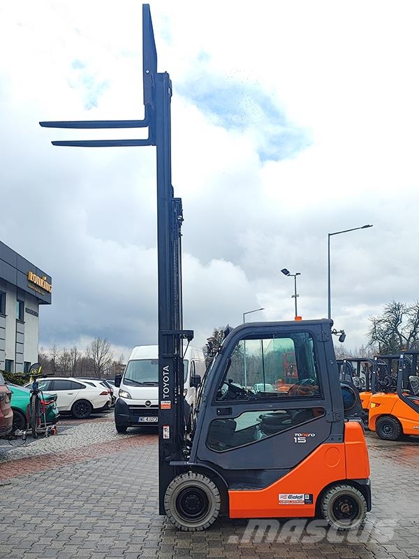 Toyota 02-8FGF15 Περονοφόρα ανυψωτικά κλαρκ με φυσικό αέριο LPG