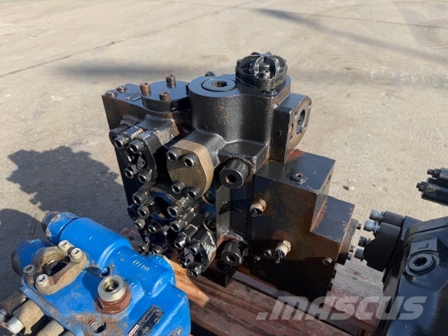 Doosan DL 400 USED HYDRAULIC PARTS COMPLET Hydraulics