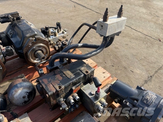 Doosan DL 400 USED HYDRAULIC PARTS COMPLET Hydraulics