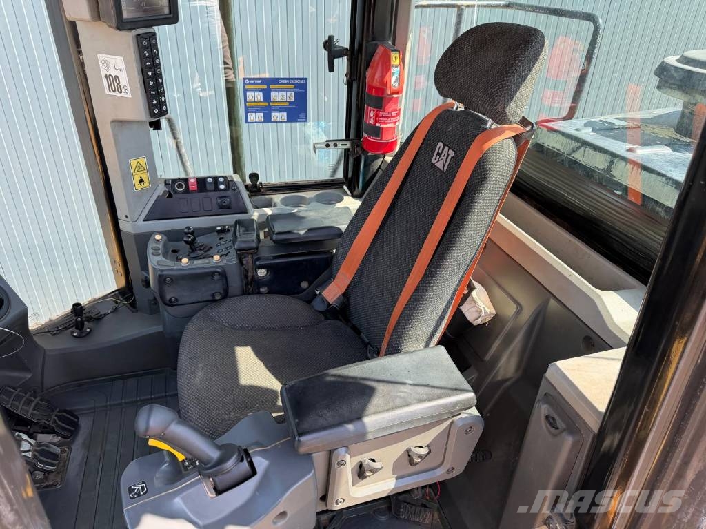 CAT 972M Wheel loaders