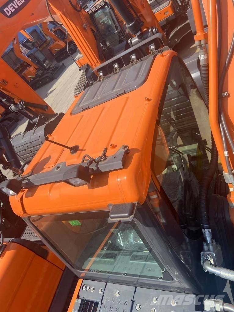 Develon DX 450 Crawler excavators