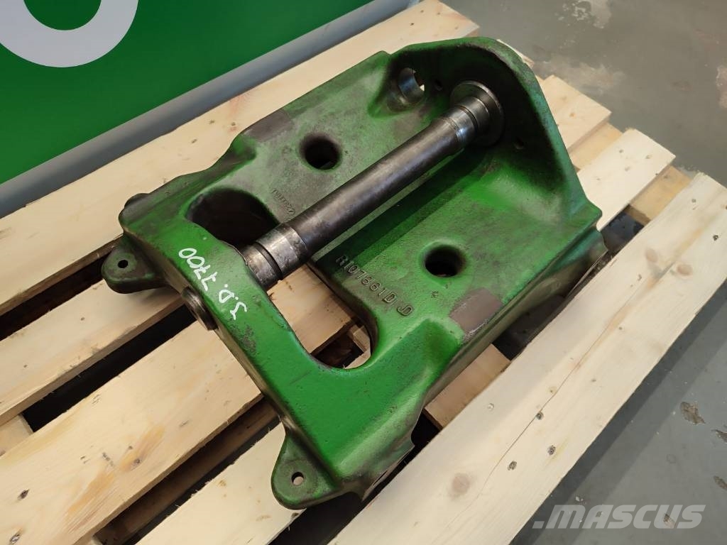 John Deere Front axle support R107861 John Deere 7700 Alváz és felfüggesztés