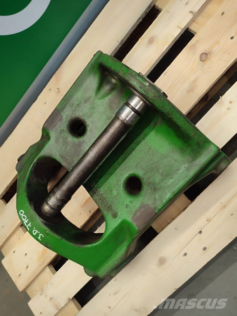 John Deere Front axle support R107861 John Deere 7700 Alváz és felfüggesztés