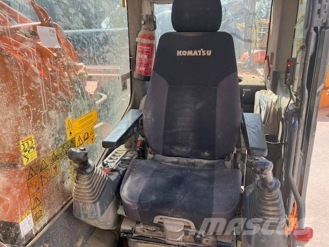 Komatsu HB365NLC-3 حفارات زحافة