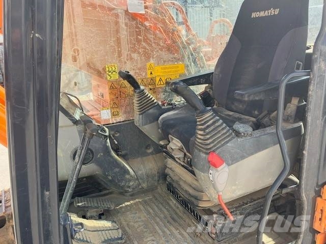 Komatsu HB365NLC-3 حفارات زحافة