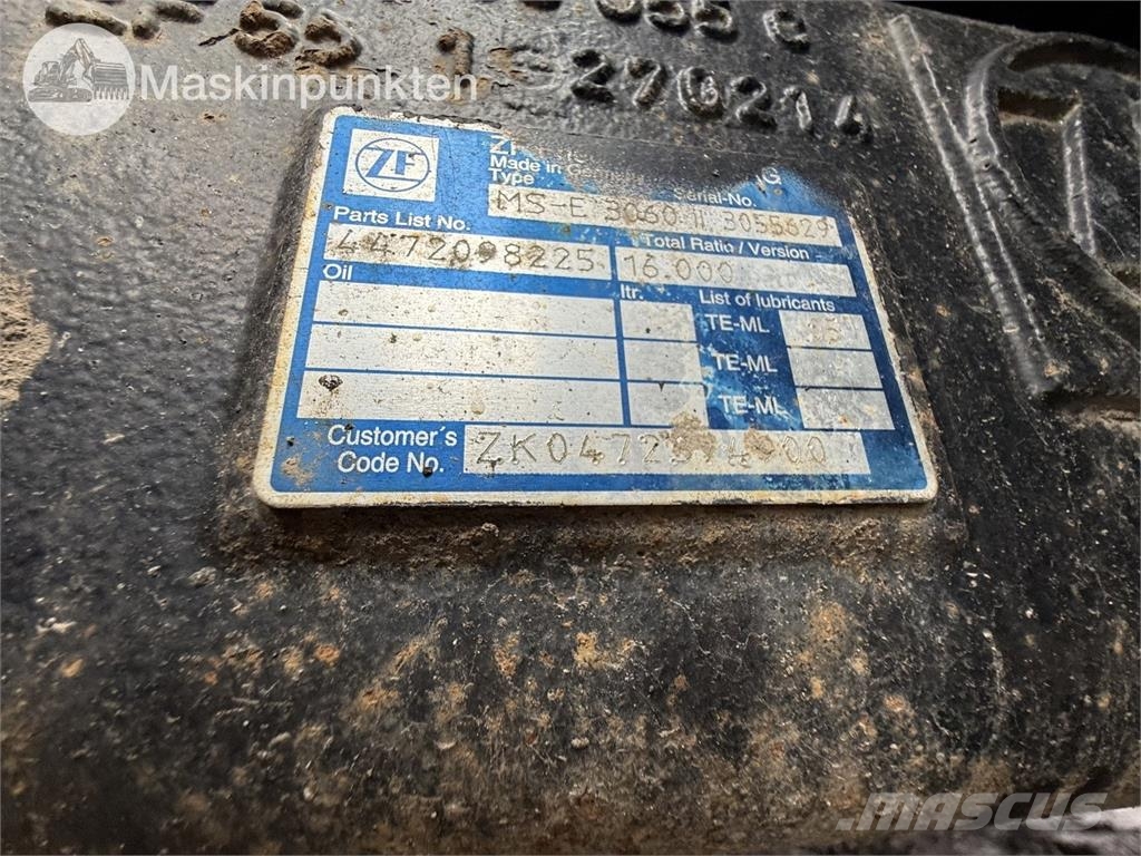 Hitachi ZX 140W-5B حفارات بعجل