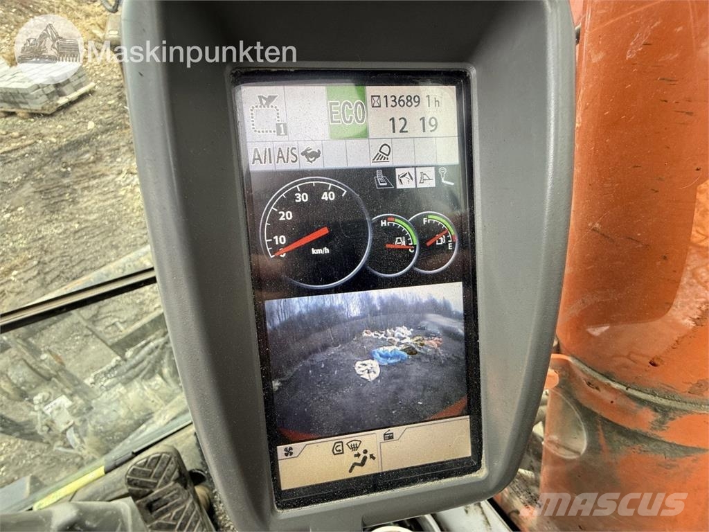 Hitachi ZX 140W-5B حفارات بعجل