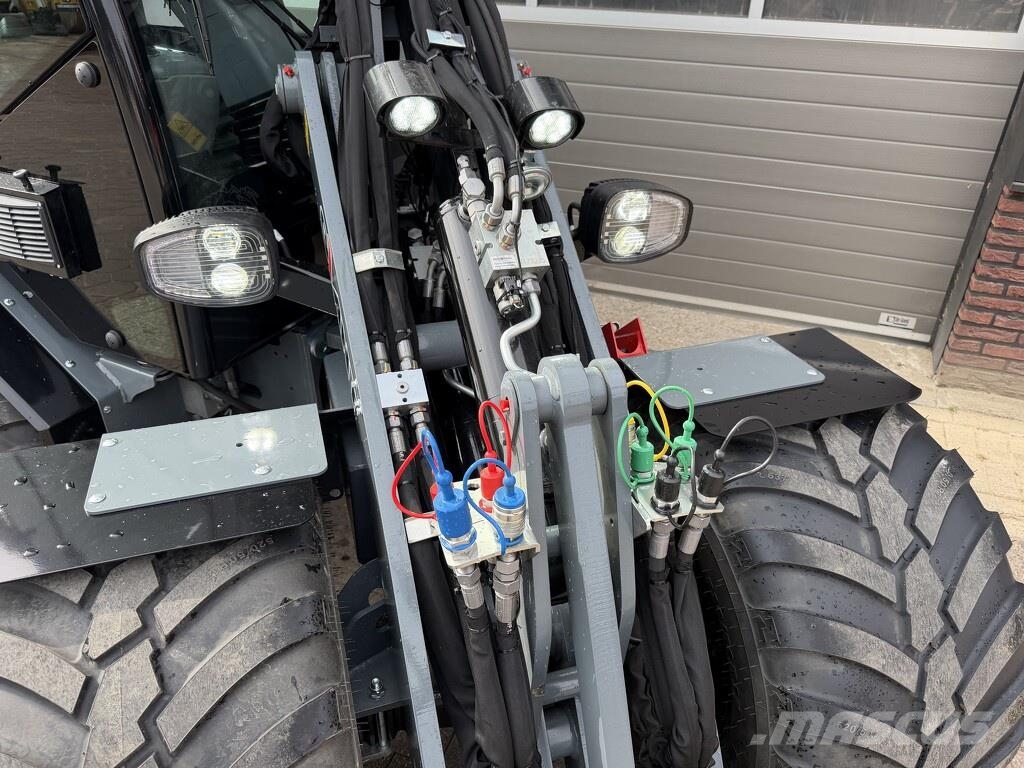 GiANT G3500 X-TRA shovel 2026 87 uur (giekvering AIRCO t Gumikerekes homlokrakodók