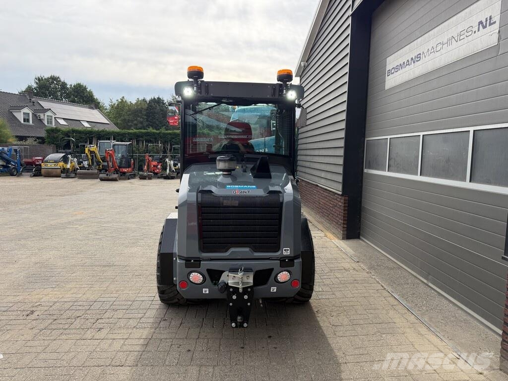 GiANT G3500 X-TRA shovel 2026 87 uur (giekvering AIRCO t Gumikerekes homlokrakodók