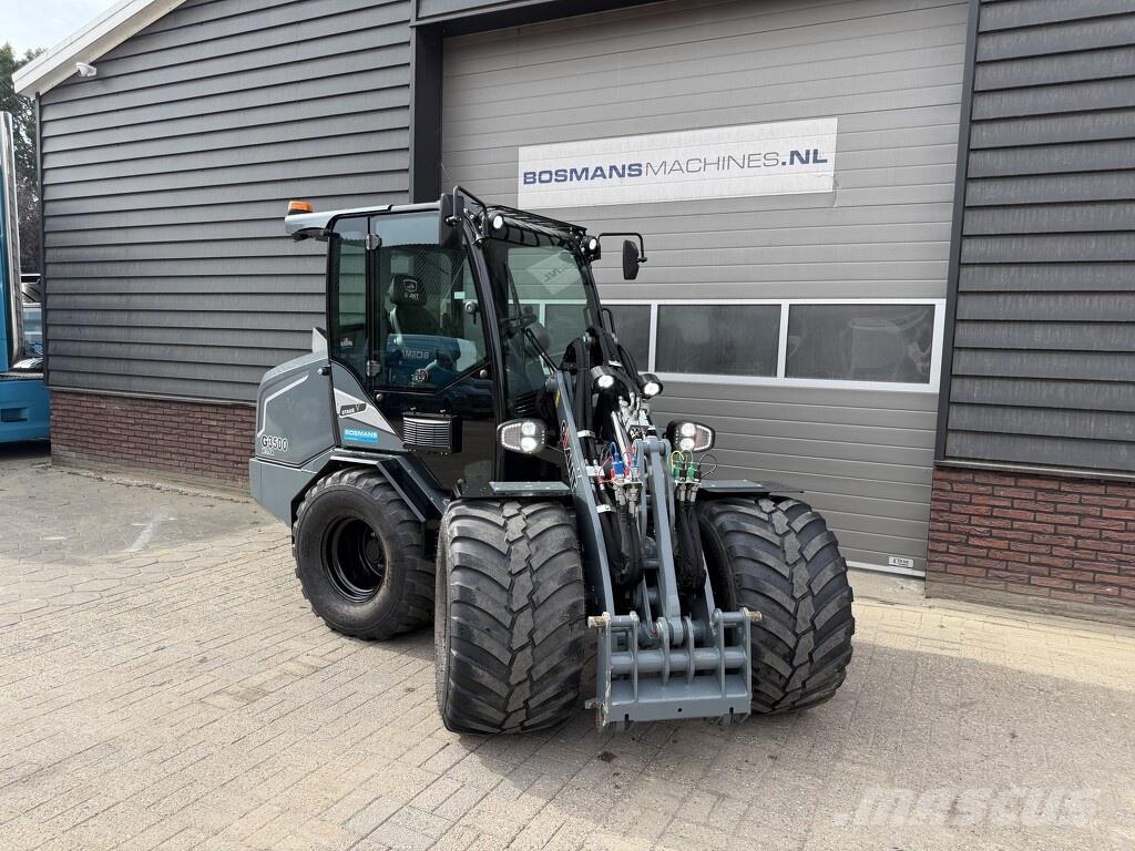 GiANT G3500 X-TRA shovel 2026 87 uur (giekvering AIRCO t Gumikerekes homlokrakodók