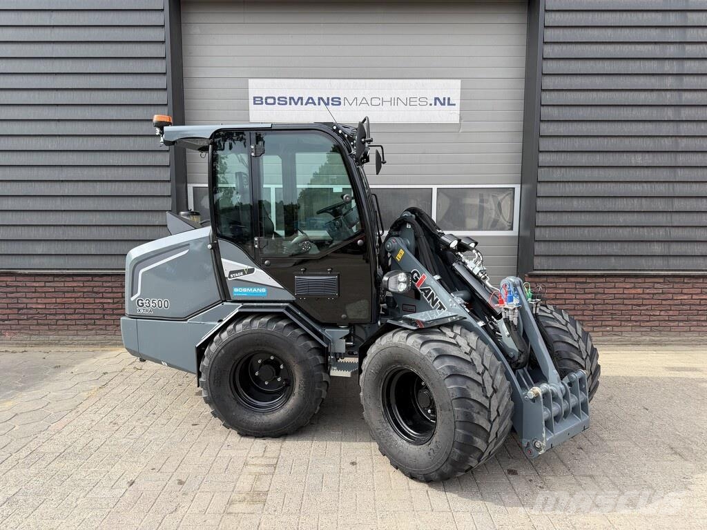 GiANT G3500 X-TRA shovel 2026 87 uur (giekvering AIRCO t Gumikerekes homlokrakodók