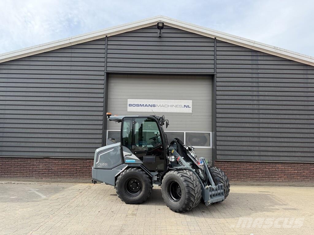 GiANT G3500 X-TRA shovel 2026 87 uur (giekvering AIRCO t Gumikerekes homlokrakodók