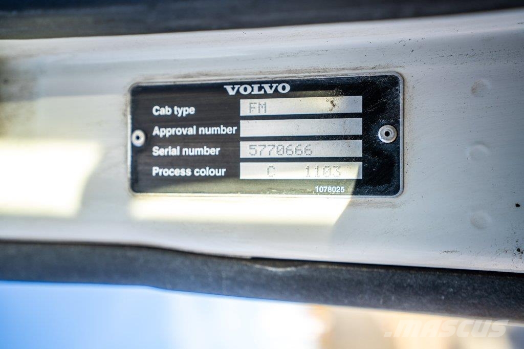 Volvo FMX 460 GLOB + HYDR Trekkers