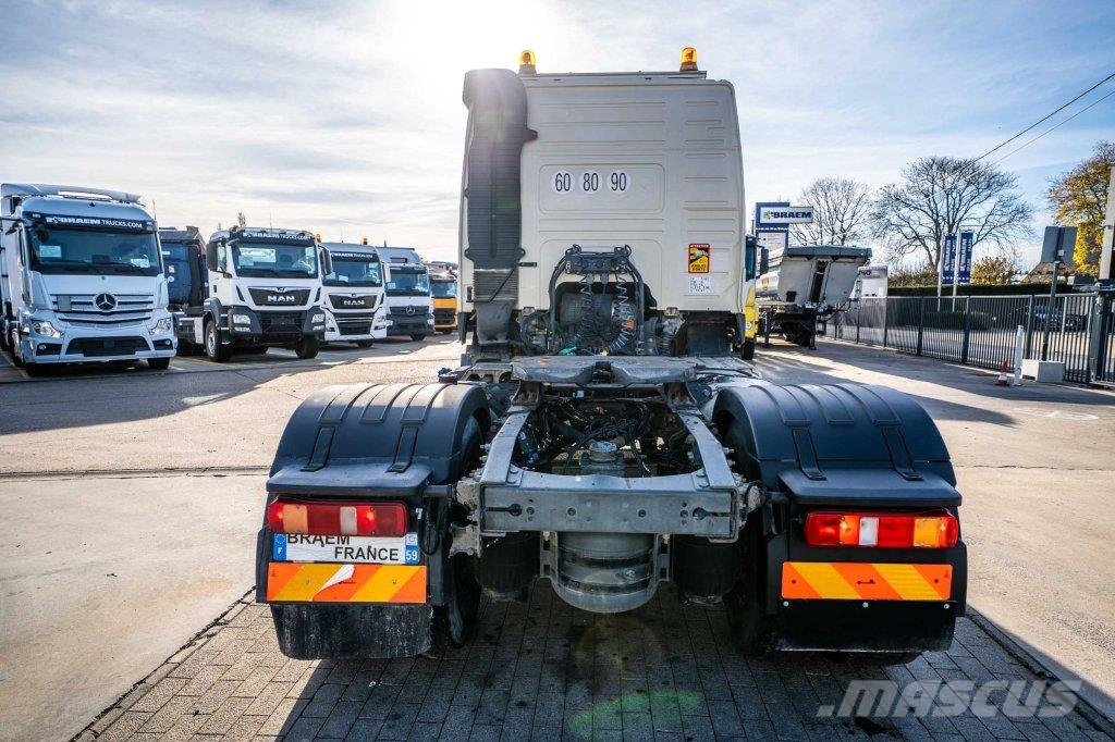 Volvo FMX 460 GLOB + HYDR Trekkers