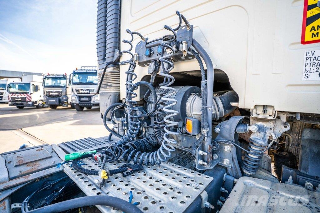 Volvo FMX 460 GLOB + HYDR Trekkers