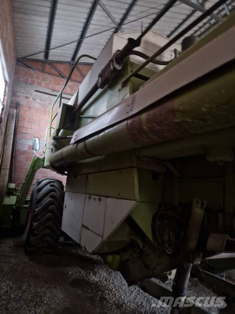 CLAAS Dominator 76 Combine harvesters