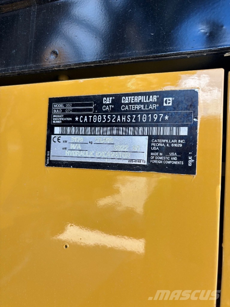CAT 352 حفارات زحافة