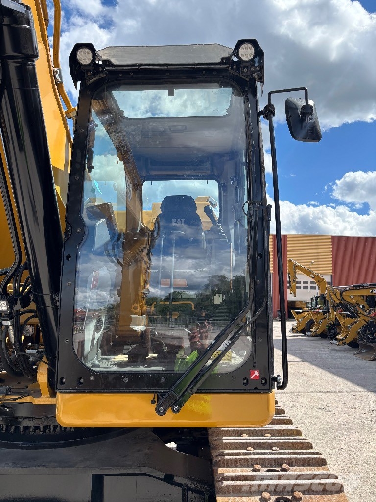 CAT 352 حفارات زحافة