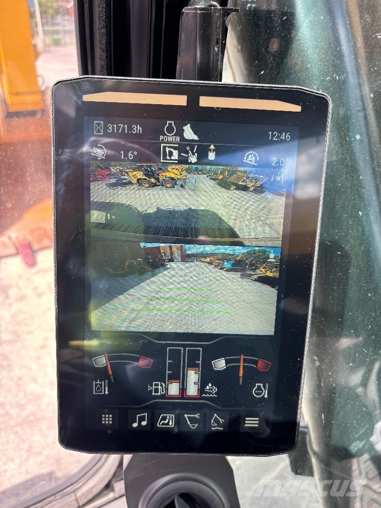 CAT 352 حفارات زحافة
