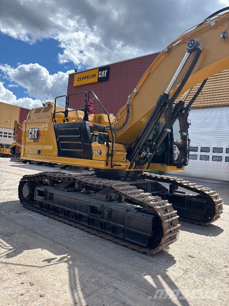 CAT 352 حفارات زحافة