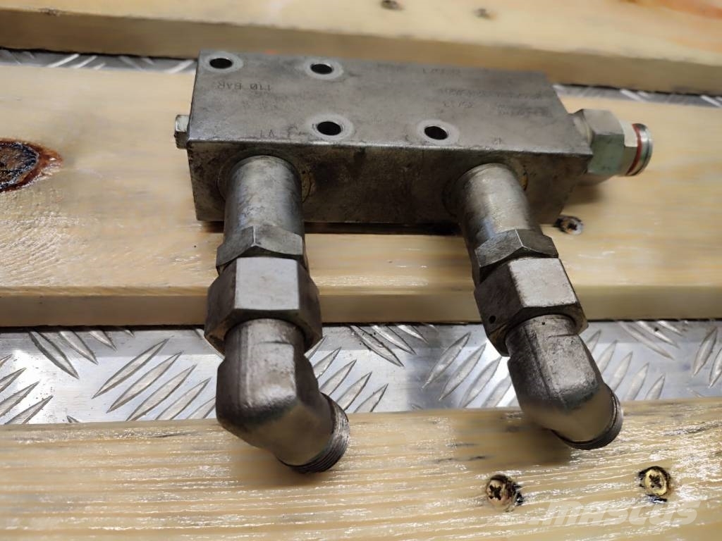 Manitou MT1740 Hydraulic lock of the bucket cylinder Hydraulics