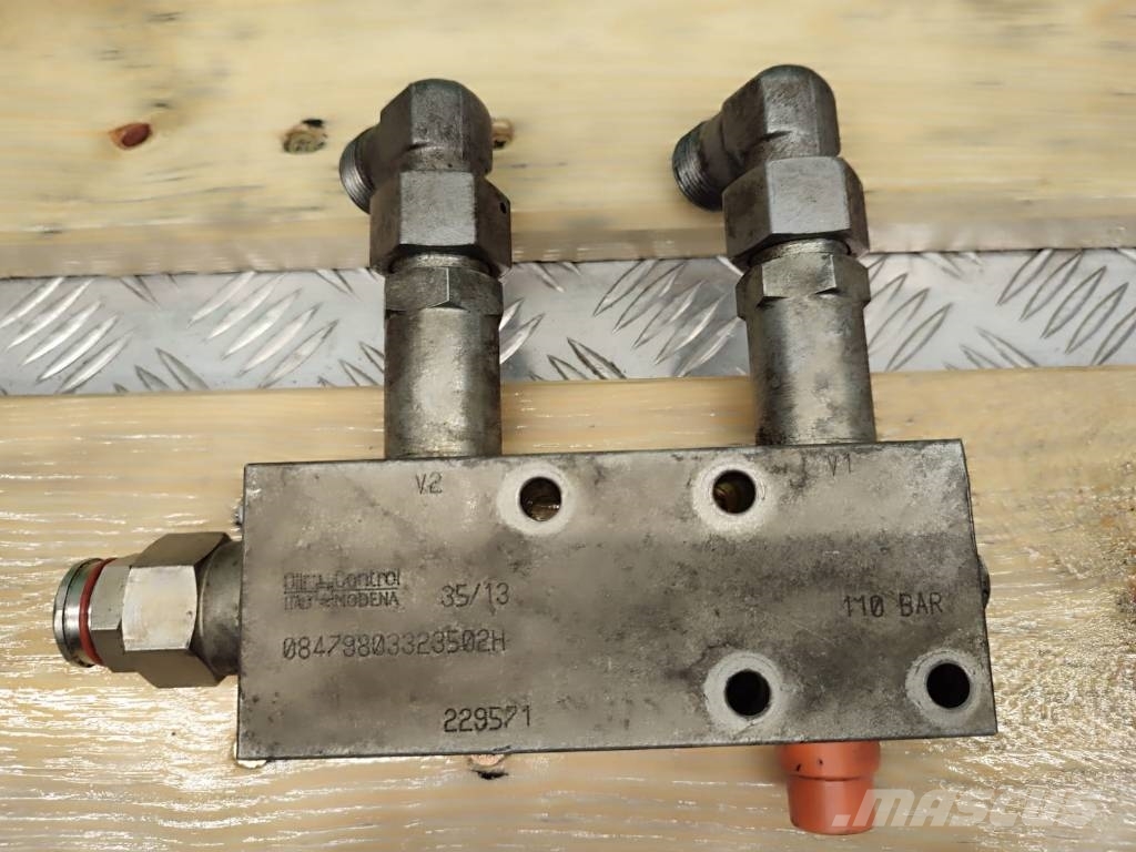 Manitou MT1740 Hydraulic lock of the bucket cylinder Hydraulics