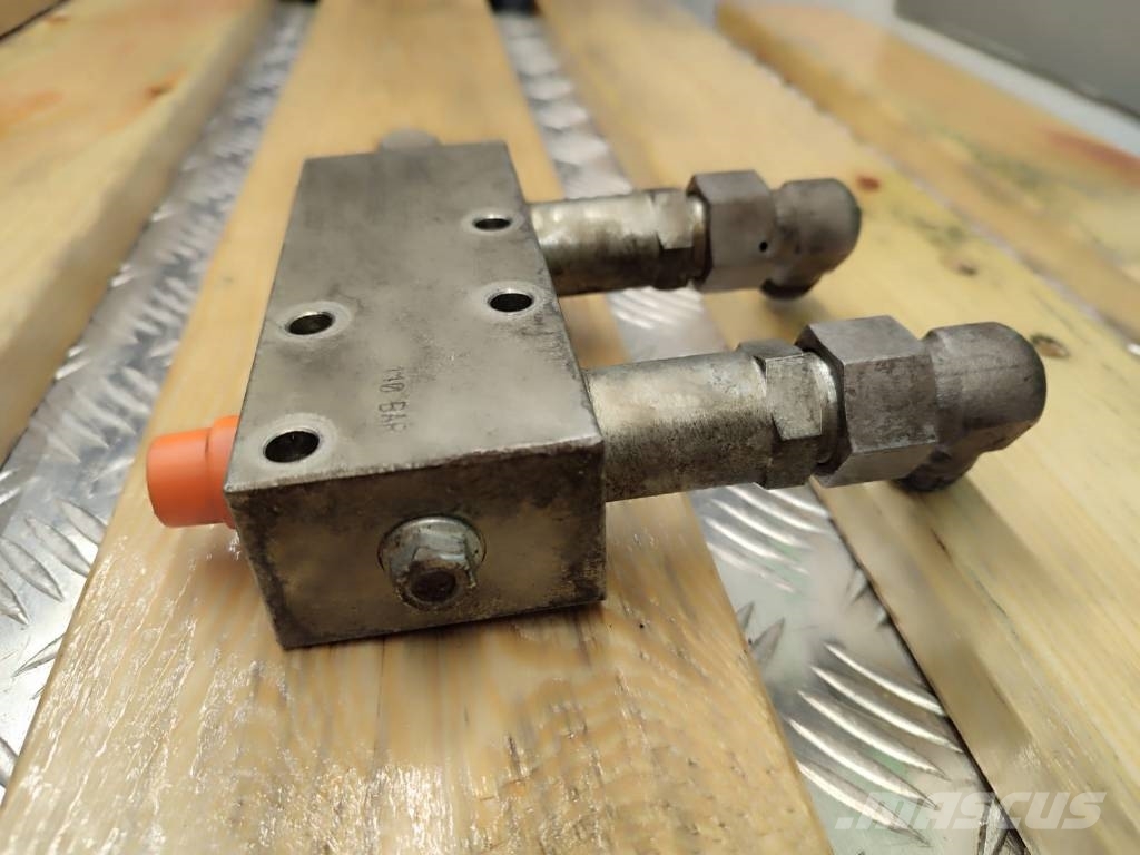 Manitou MT1740 Hydraulic lock of the bucket cylinder Hydraulics