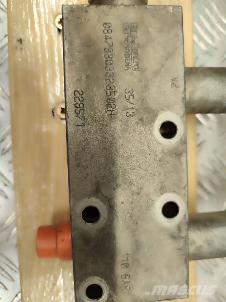 Manitou MT1740 Hydraulic lock of the bucket cylinder Hydraulics